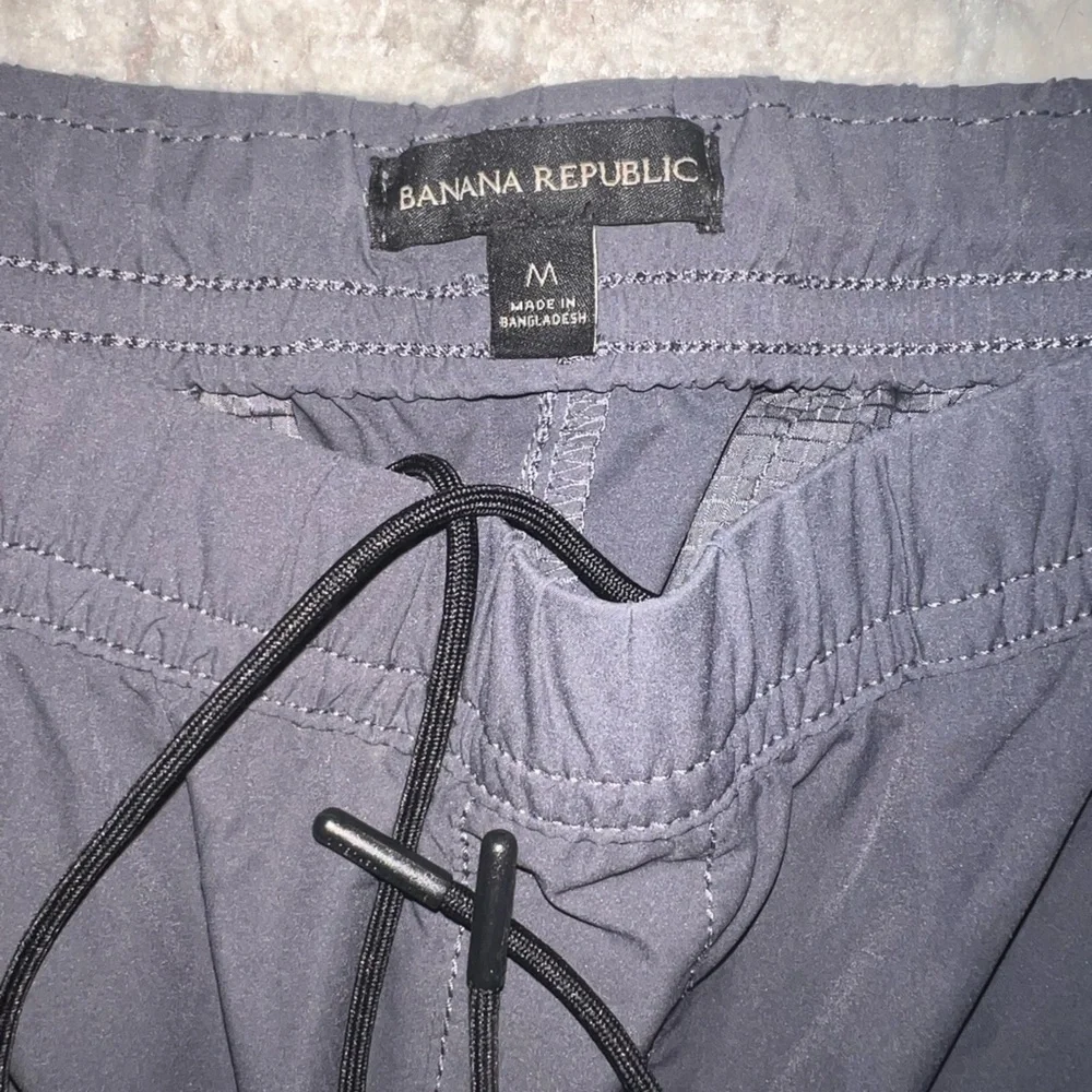 Banana Republic Charcoal Joggers - Picture 3 of 5